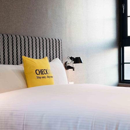 Check Inn Taichung Ziyou Extérieur photo