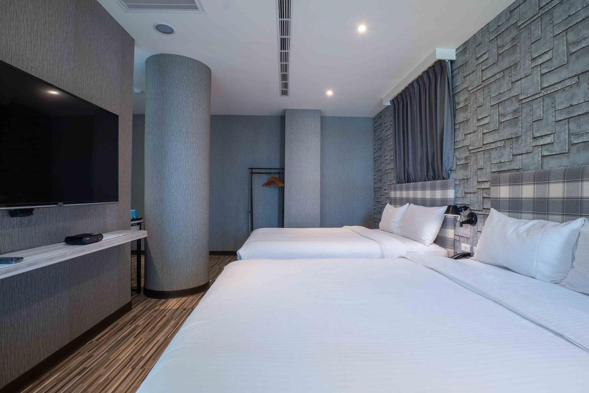 Check Inn Taichung Ziyou Extérieur photo