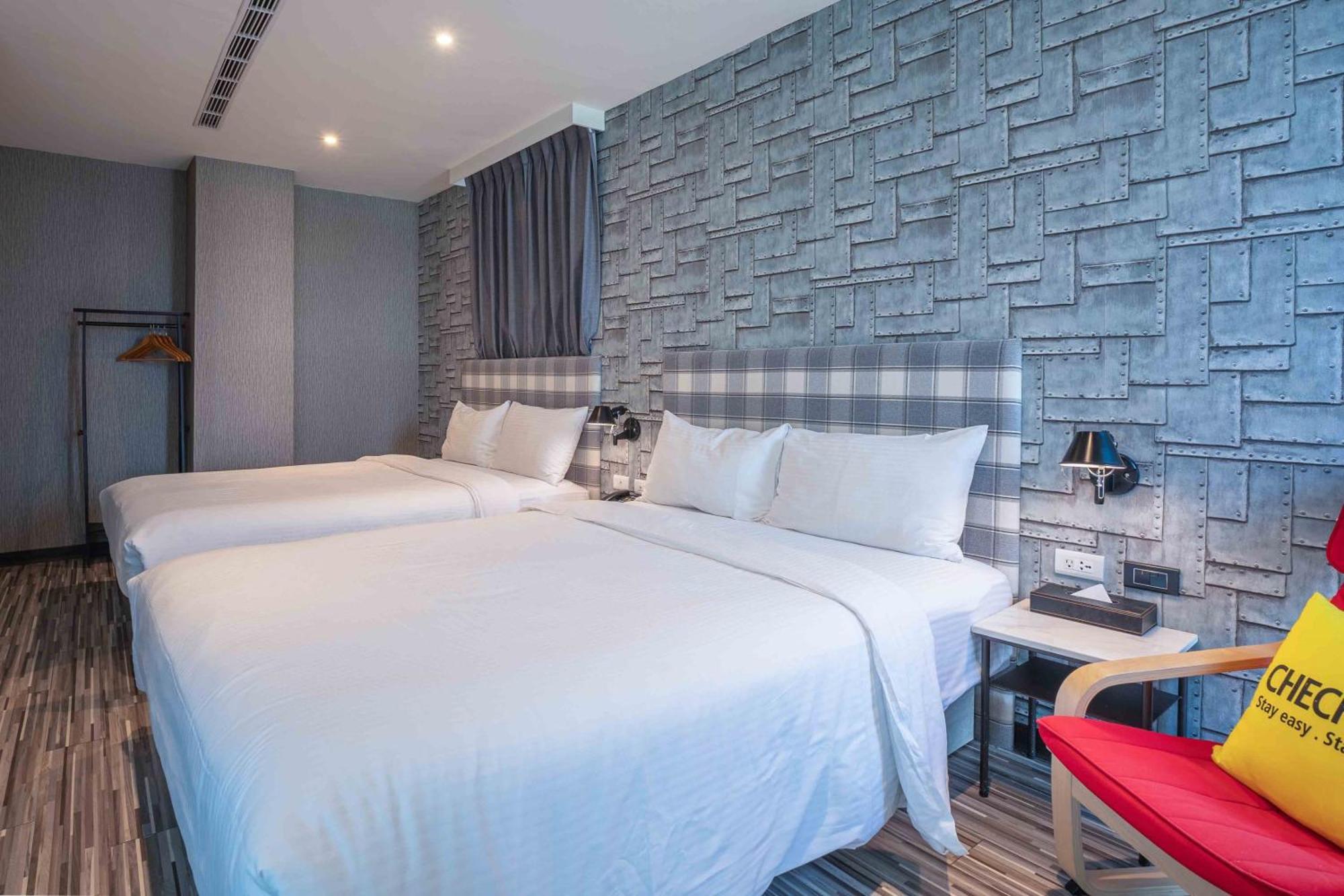 Check Inn Taichung Ziyou Extérieur photo